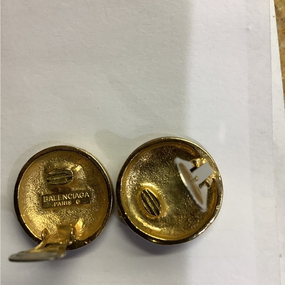 Balenciago Earrings Paris Brown Enamel & Gold Tone Vintage Clips in good vintage - Picture 5 of 7